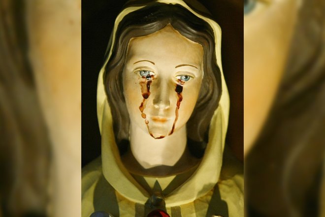 "哭泣"的圣母玛利亚雕像背后是什么在作祟?